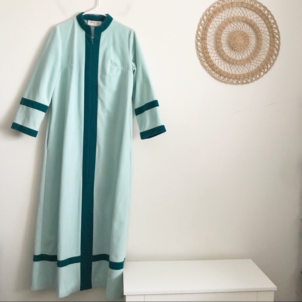 Vintage Vanity Fair Robe